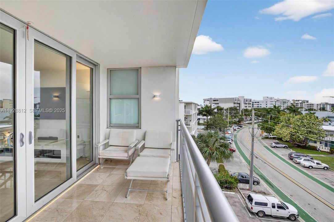 For Sale: $799,000 (2 beds, 2 baths, 1258 Square Feet)