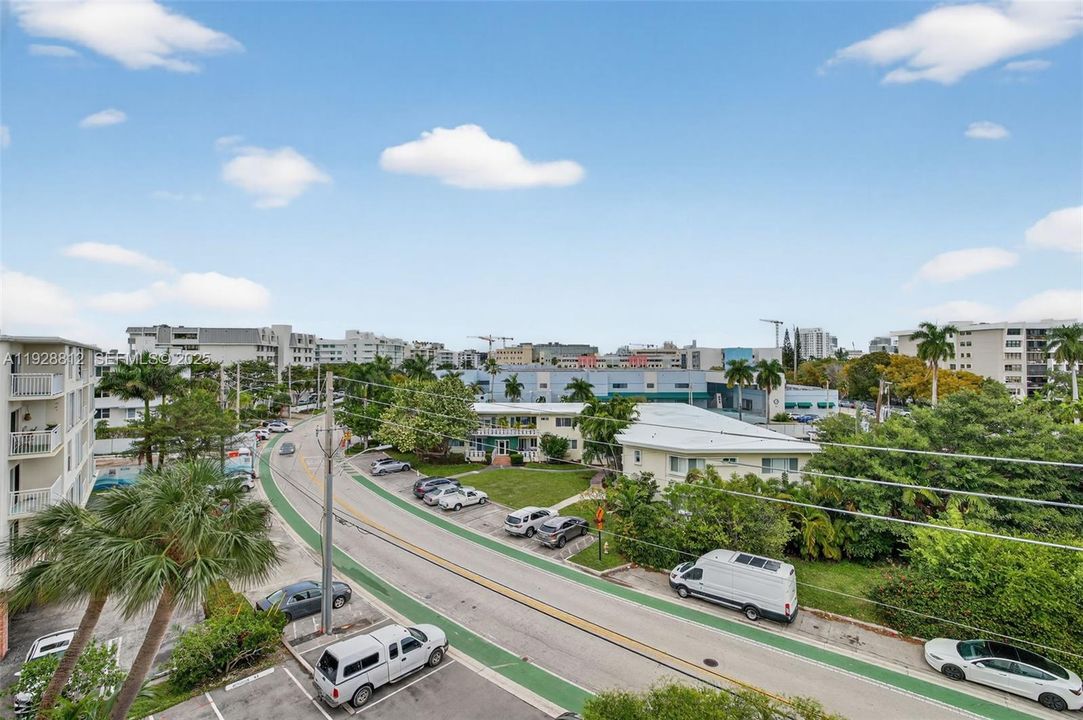 For Sale: $799,000 (2 beds, 2 baths, 1258 Square Feet)