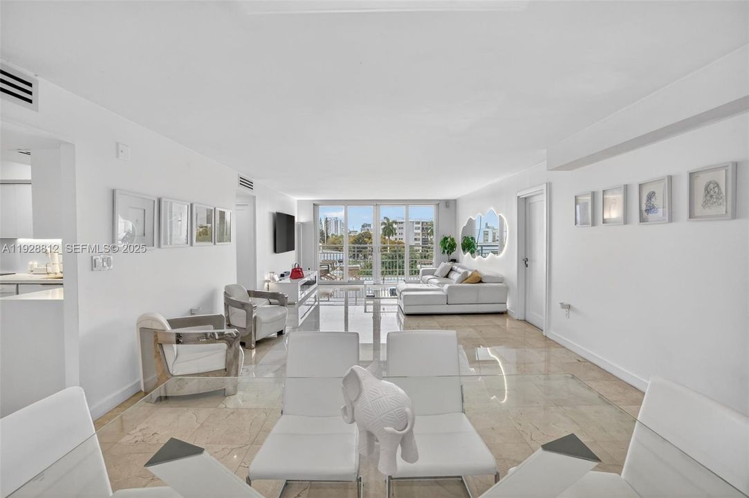 For Sale: $799,000 (2 beds, 2 baths, 1258 Square Feet)