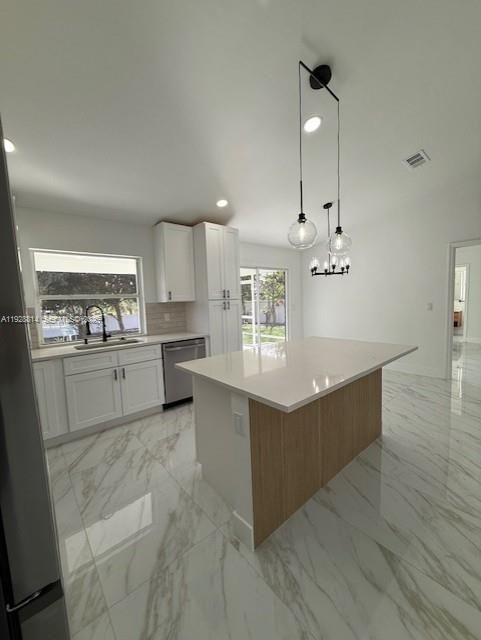 For Sale: $369,900 (3 beds, 2 baths, 1068 Square Feet)