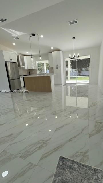 For Sale: $369,900 (3 beds, 2 baths, 1068 Square Feet)