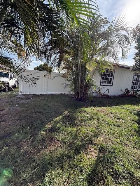 For Sale: $369,900 (3 beds, 2 baths, 1068 Square Feet)