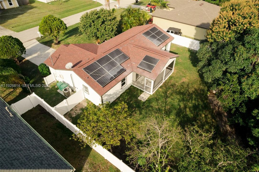 For Sale: $369,900 (3 beds, 2 baths, 1068 Square Feet)