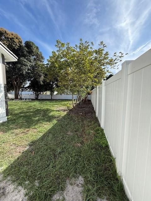 For Sale: $369,900 (3 beds, 2 baths, 1068 Square Feet)