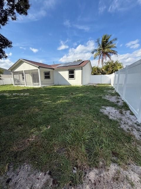 For Sale: $369,900 (3 beds, 2 baths, 1068 Square Feet)