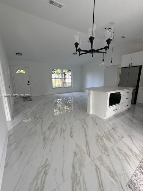 For Sale: $369,900 (3 beds, 2 baths, 1068 Square Feet)