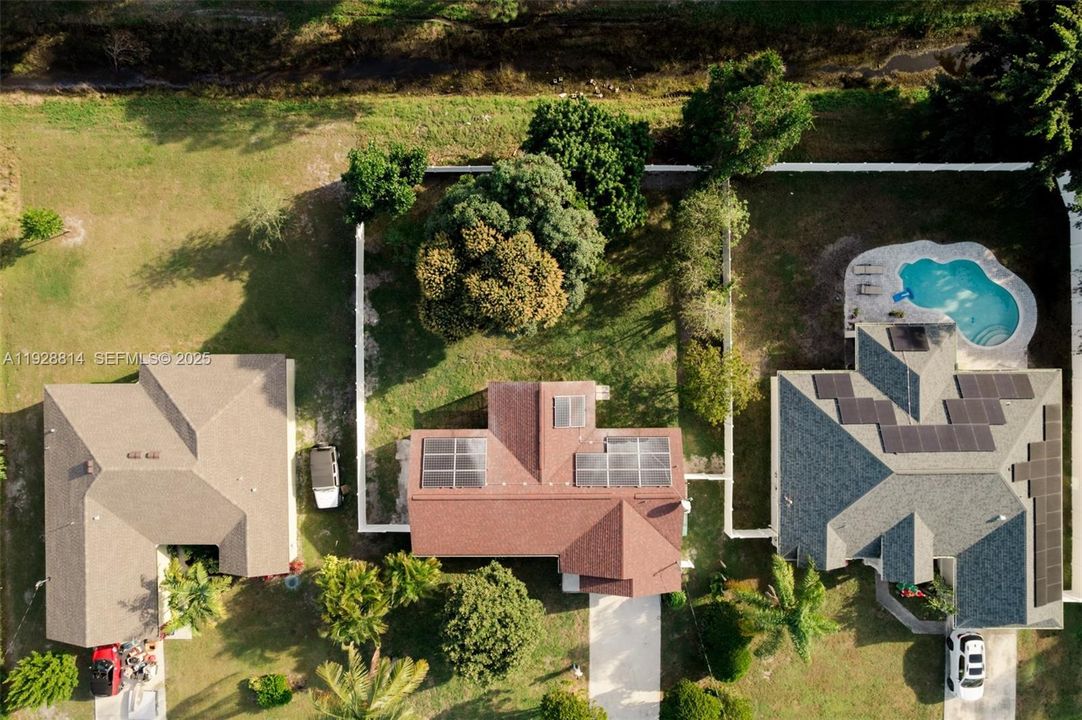 For Sale: $369,900 (3 beds, 2 baths, 1068 Square Feet)