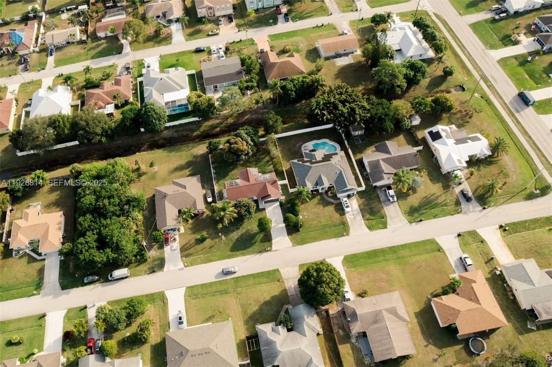 For Sale: $369,900 (3 beds, 2 baths, 1068 Square Feet)