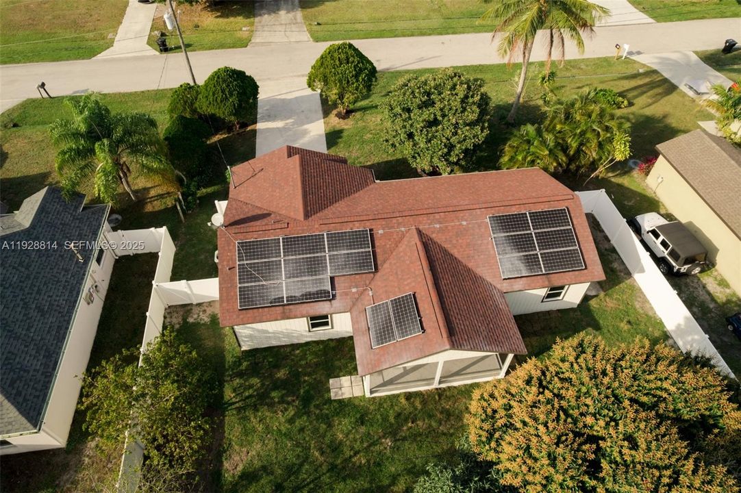 For Sale: $369,900 (3 beds, 2 baths, 1068 Square Feet)