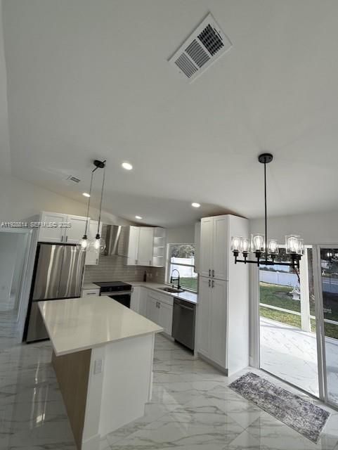 For Sale: $369,900 (3 beds, 2 baths, 1068 Square Feet)