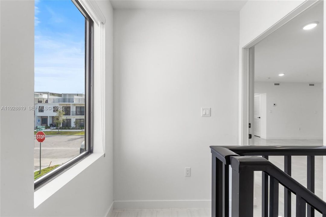 В аренду: $2,600 (3 спален, 2 ванн, 1300 Квадратных фут)