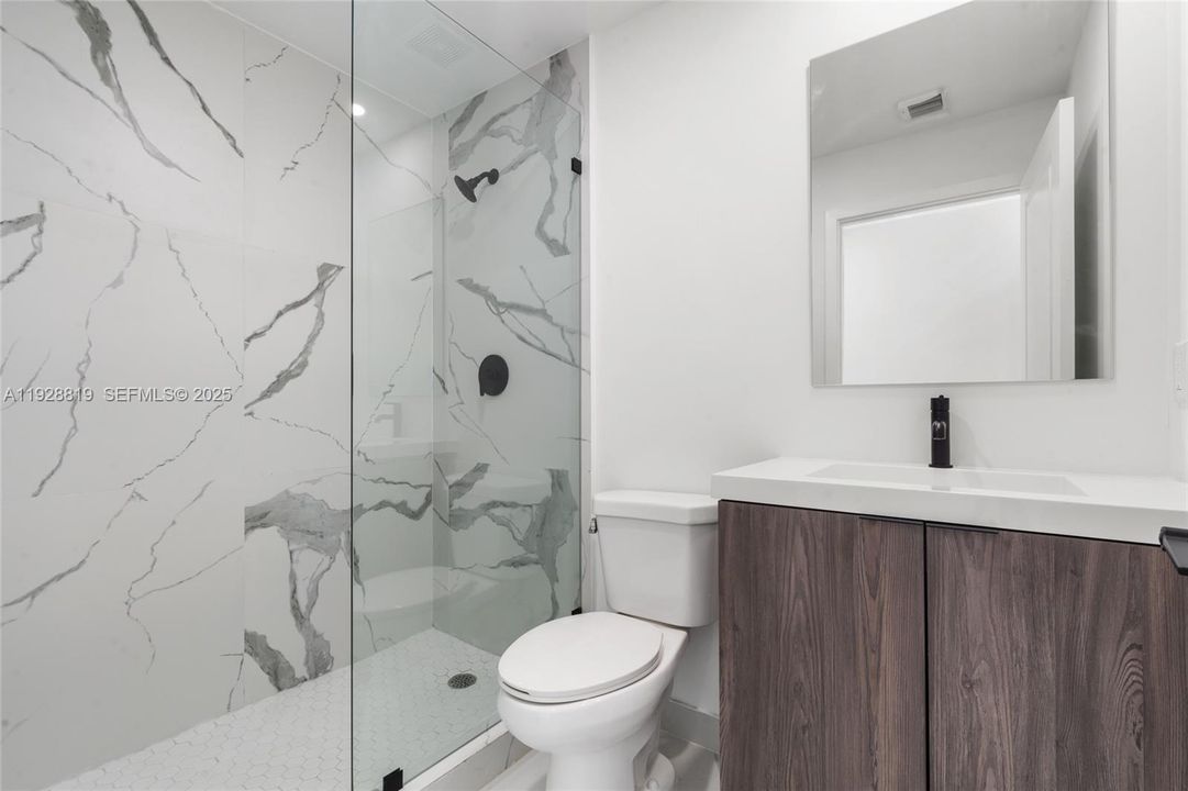 В аренду: $2,600 (3 спален, 2 ванн, 1300 Квадратных фут)