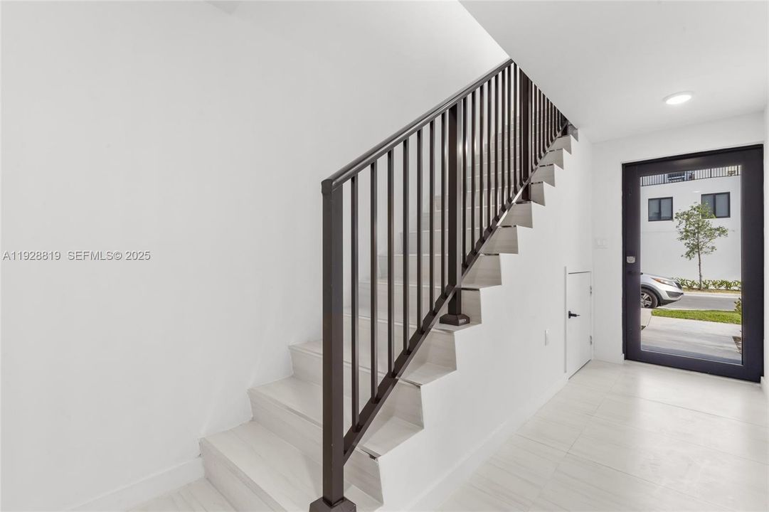 В аренду: $2,600 (3 спален, 2 ванн, 1300 Квадратных фут)