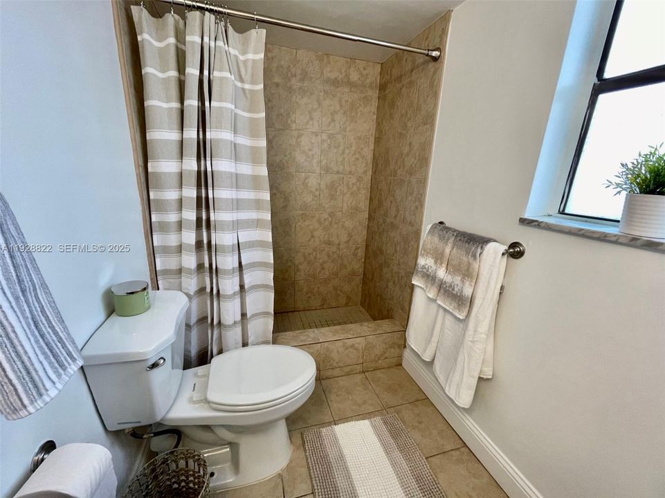 En Venta: $450,000 (1 camas, 1 baños, 876 Pies cuadrados)