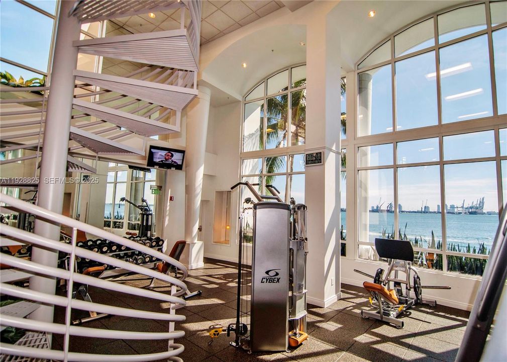 出租: $12,750 (3 贝兹, 3 浴室, 2293 平方英尺)