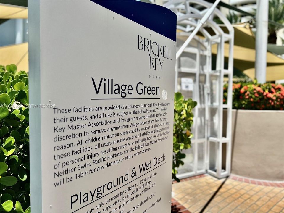 出租: $12,750 (3 贝兹, 3 浴室, 2293 平方英尺)