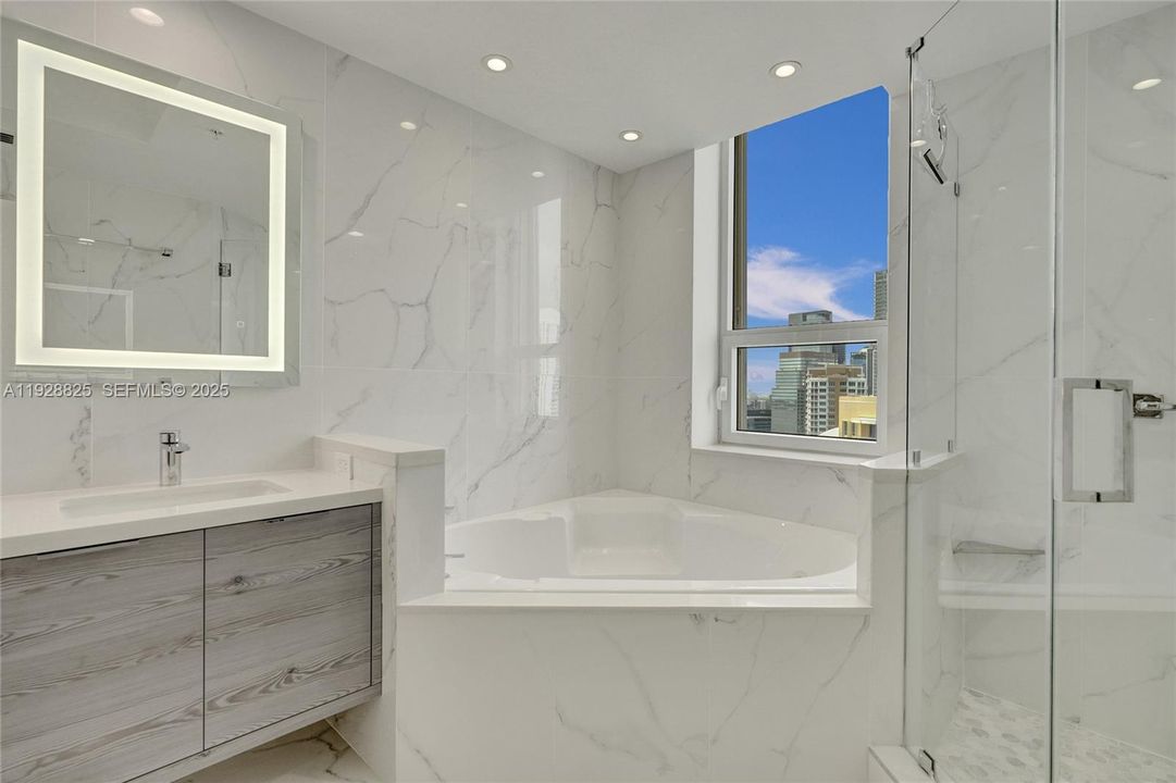 出租: $12,750 (3 贝兹, 3 浴室, 2293 平方英尺)