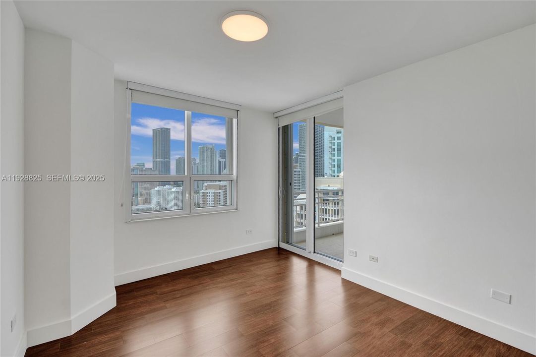 出租: $12,750 (3 贝兹, 3 浴室, 2293 平方英尺)