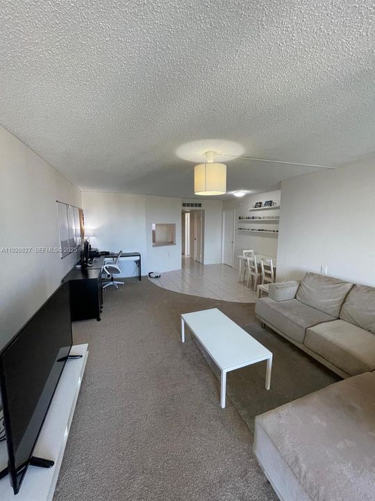 For Sale: $144,500 (1 beds, 1 baths, 1036 Square Feet)