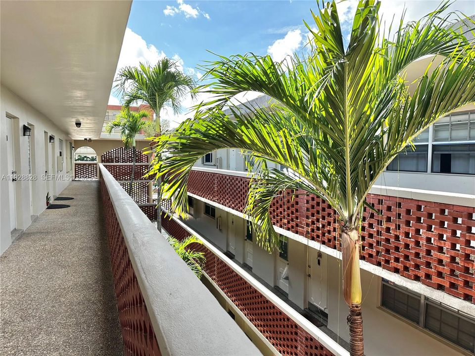 В аренду: $1,900 (2 спален, 2 ванн, 945 Квадратных фут)