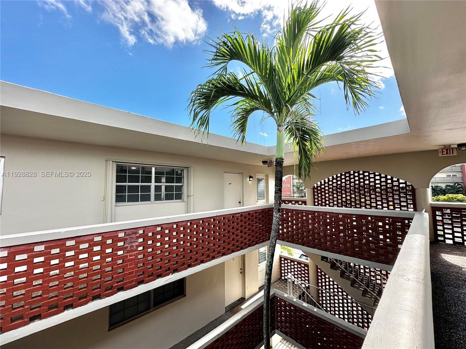 В аренду: $1,900 (2 спален, 2 ванн, 945 Квадратных фут)