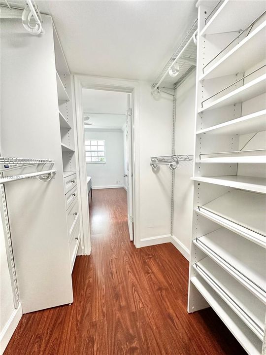 В аренду: $1,900 (2 спален, 2 ванн, 945 Квадратных фут)