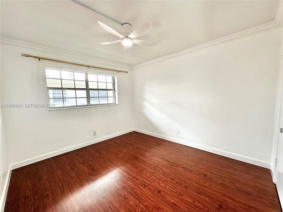 В аренду: $1,900 (2 спален, 2 ванн, 945 Квадратных фут)