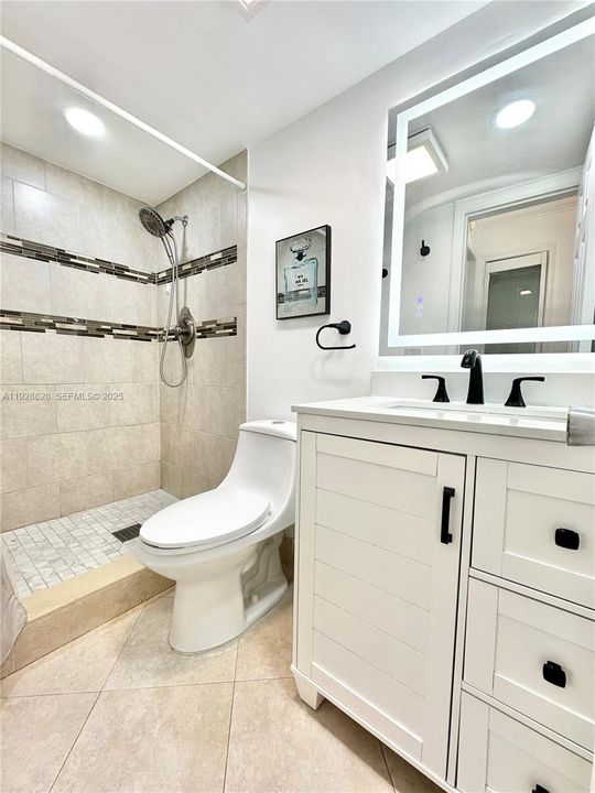 В аренду: $1,900 (2 спален, 2 ванн, 945 Квадратных фут)