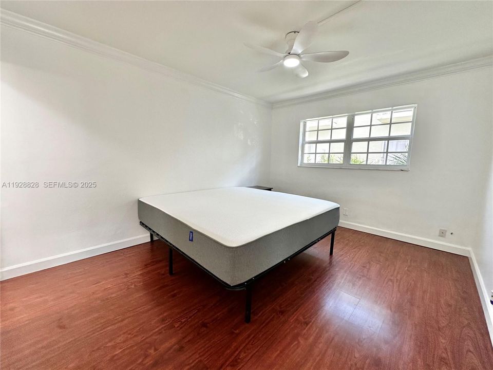 В аренду: $1,900 (2 спален, 2 ванн, 945 Квадратных фут)