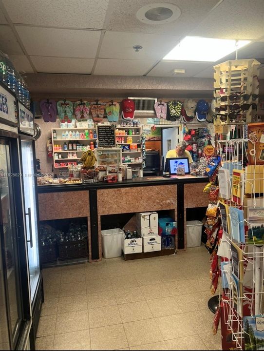 For Rent: $3,700 (2 beds, 2 baths, 1040 Square Feet)