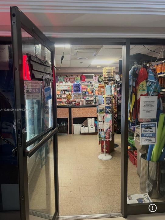 For Rent: $3,700 (2 beds, 2 baths, 1040 Square Feet)