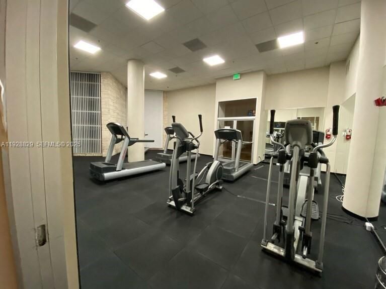 For Rent: $3,700 (2 beds, 2 baths, 1040 Square Feet)