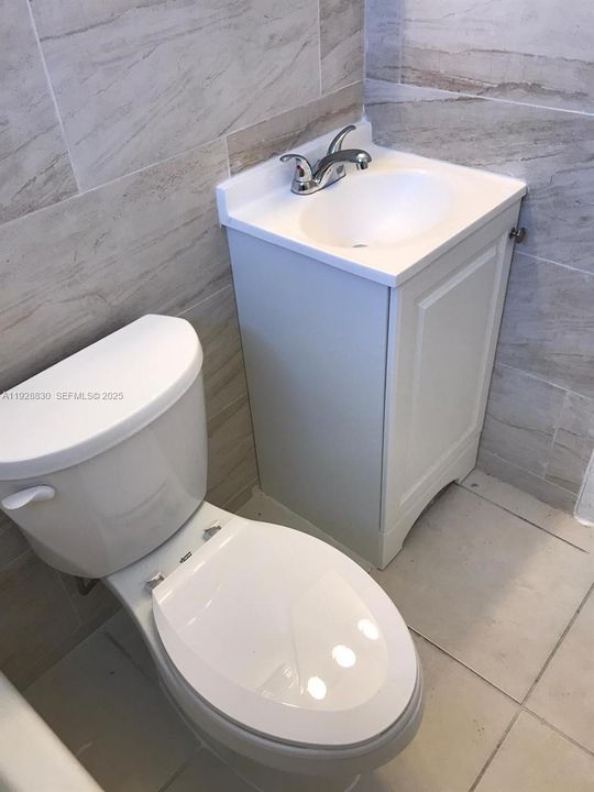 В аренду: $1,800 (2 спален, 1 ванн, 0 Квадратных фут)