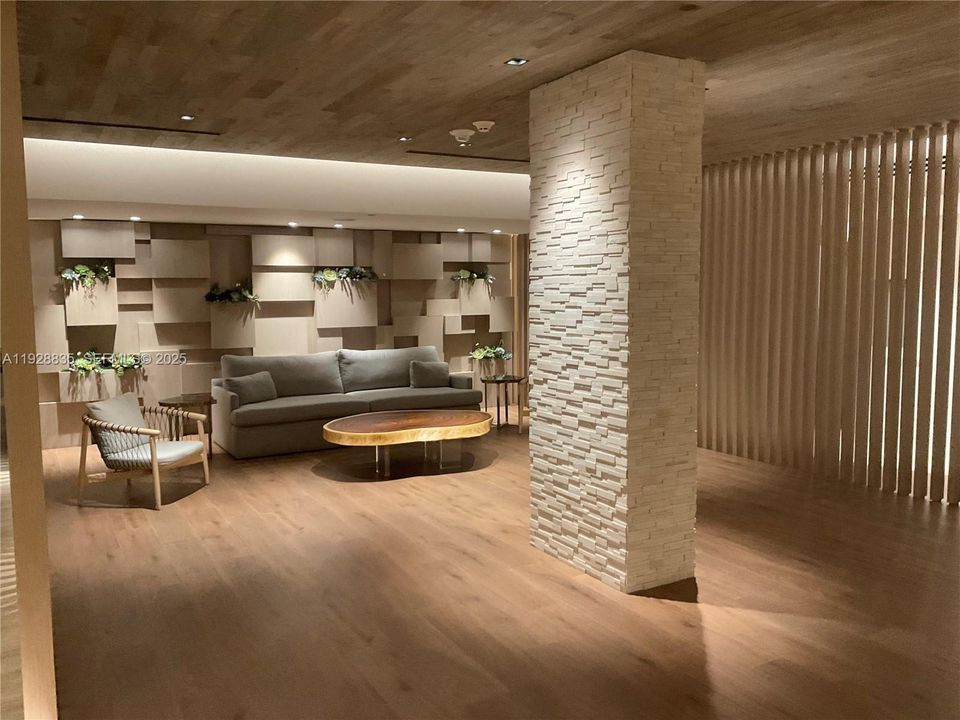 В аренду: $5,000 (1 спален, 1 ванн, 880 Квадратных фут)