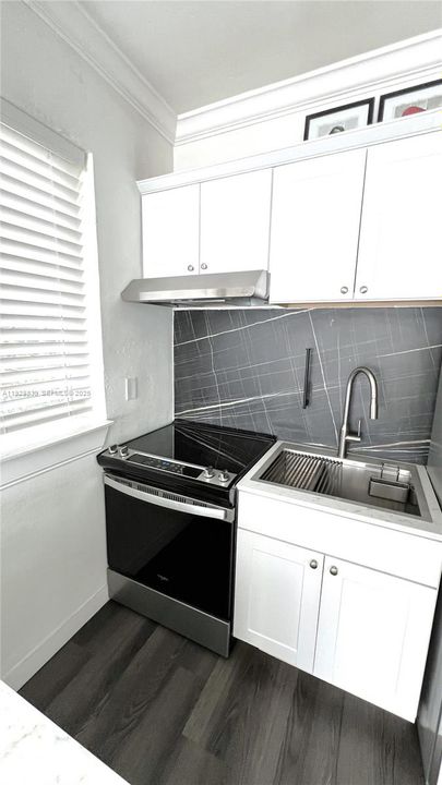 出租: $1,800 (1 贝兹, 1 浴室, 0 平方英尺)