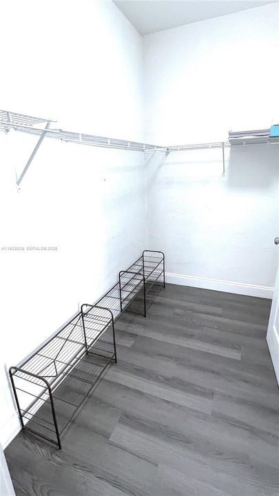 出租: $1,800 (1 贝兹, 1 浴室, 0 平方英尺)