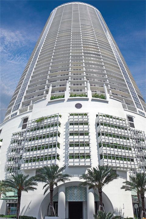 В аренду: $3,500 (2 спален, 2 ванн, 1048 Квадратных фут)