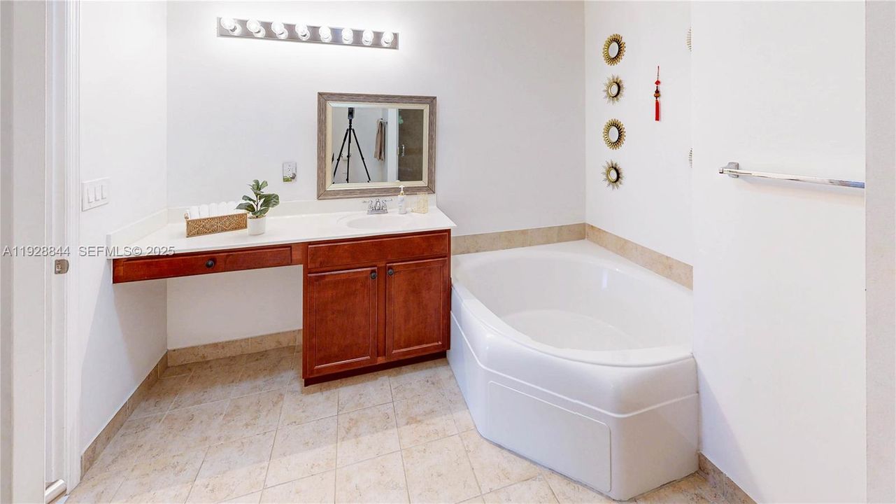 待售: $520,000 (3 贝兹, 2 浴室, 1800 平方英尺)