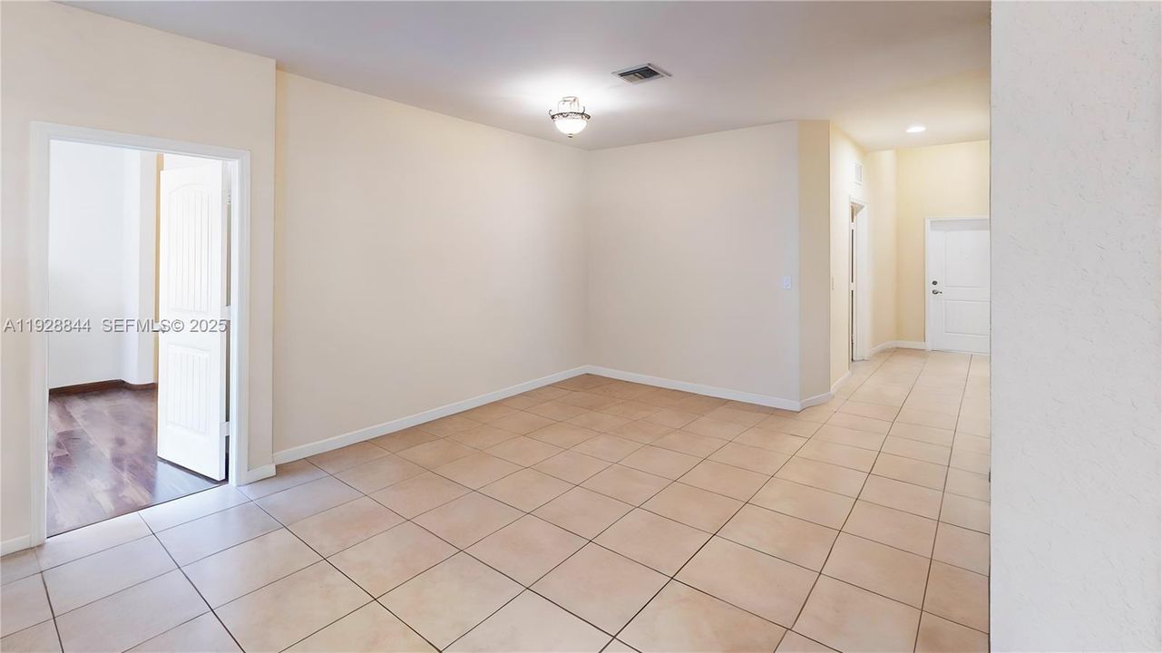 待售: $520,000 (3 贝兹, 2 浴室, 1800 平方英尺)