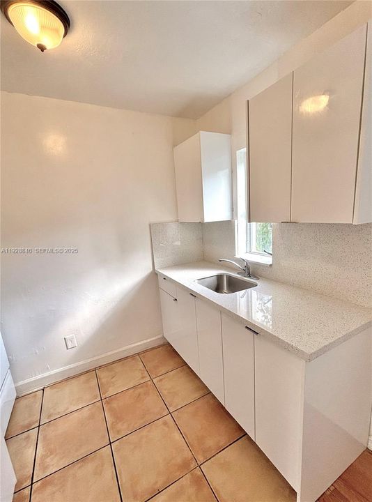 For Rent: $2,275 (2 beds, 1 baths, 3834 Square Feet)