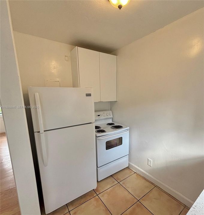 For Rent: $2,275 (2 beds, 1 baths, 3834 Square Feet)