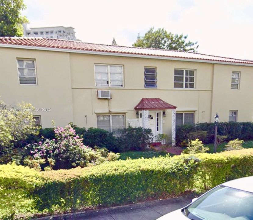 For Rent: $2,275 (2 beds, 1 baths, 3834 Square Feet)