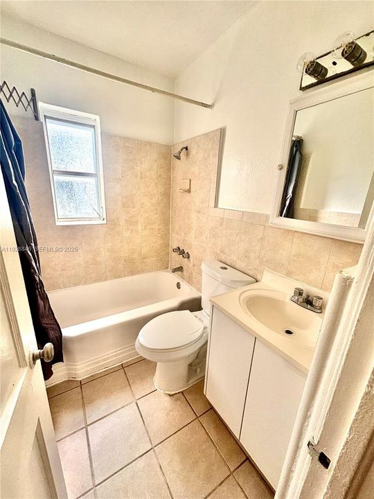 For Rent: $2,275 (2 beds, 1 baths, 3834 Square Feet)