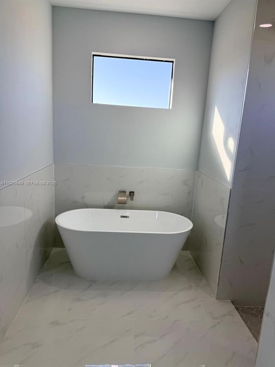 В аренду: $2,800 (3 спален, 2 ванн, 0 Квадратных фут)