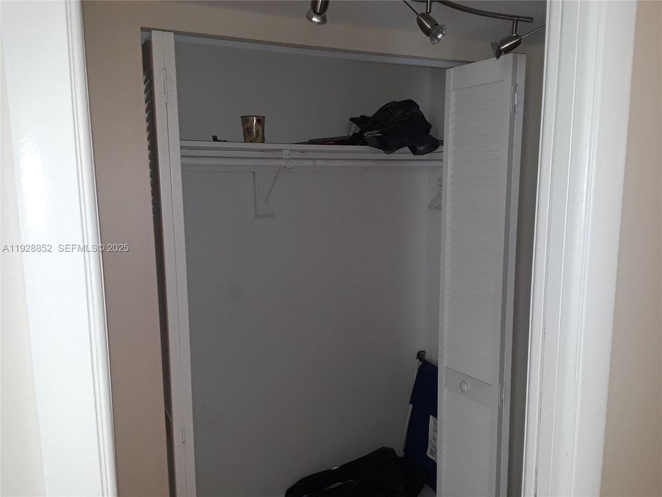 На продажу: $324,500 (2 спален, 2 ванн, 937 Квадратных фут)