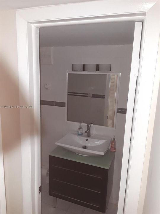 На продажу: $324,500 (2 спален, 2 ванн, 937 Квадратных фут)