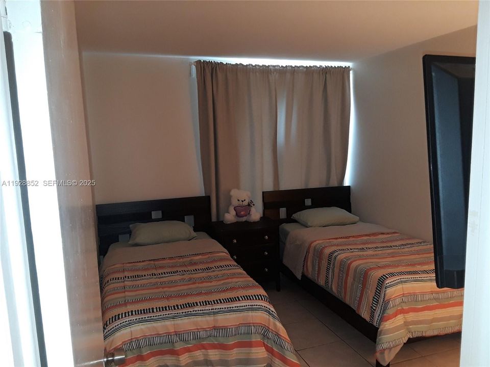 На продажу: $324,500 (2 спален, 2 ванн, 937 Квадратных фут)