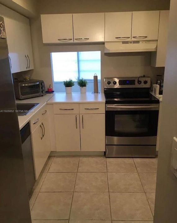 На продажу: $324,500 (2 спален, 2 ванн, 937 Квадратных фут)