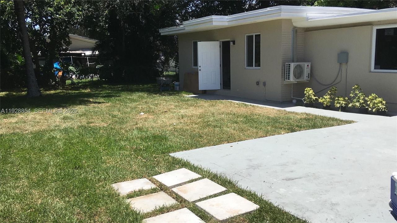 For Rent: $1,575 (0 beds, 1 baths, 420 Square Feet)