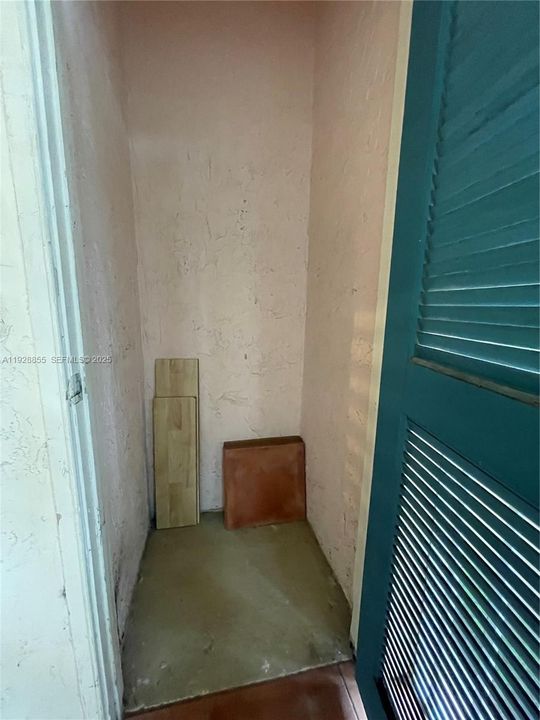 For Rent: $1,775 (1 beds, 1 baths, 700 Square Feet)